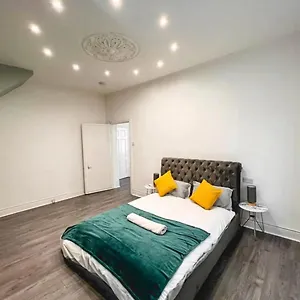  Apartment Lovely 1-bedroom Apartment, Free Street Parking